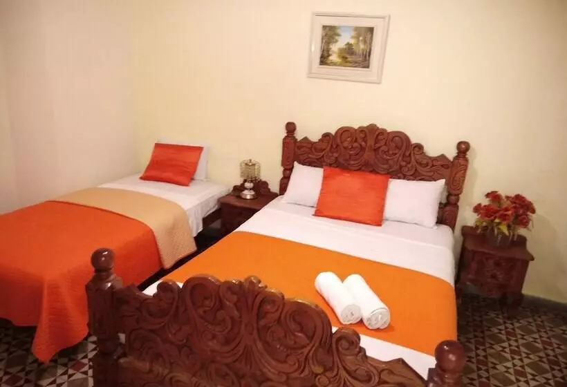 ベッドアンドブレックファースト Hostal La Esmeralda