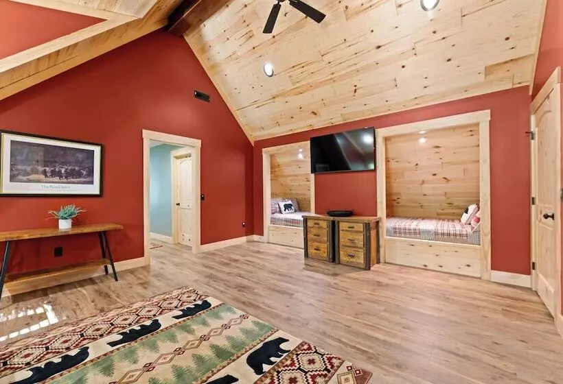 Black Bear Lodge By Avantstay Lakefront, Dock, Pool, Theater Sleeps 20+