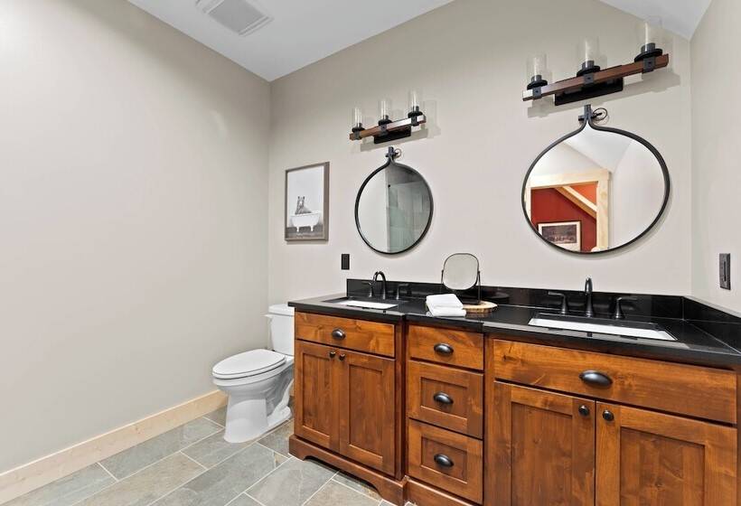 Black Bear Lodge By Avantstay Lakefront, Dock, Pool, Theater Sleeps 20+