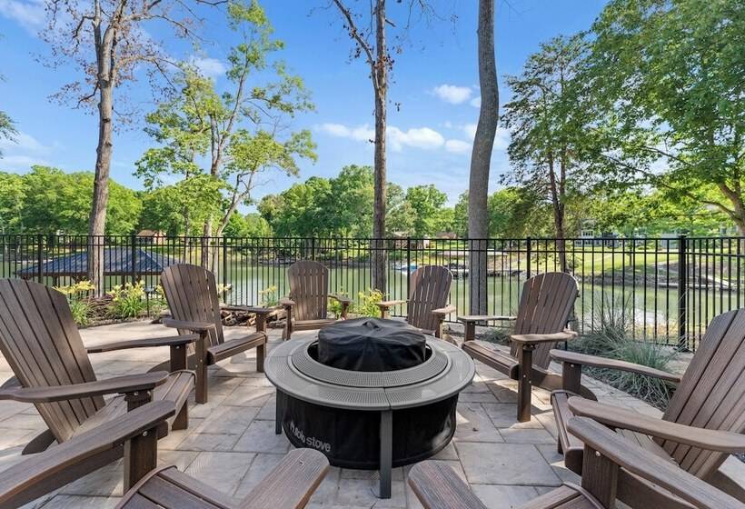 Black Bear Lodge By Avantstay Lakefront, Dock, Pool, Theater Sleeps 20+