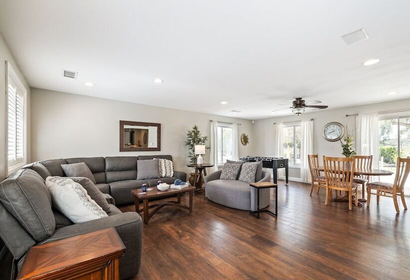 Breathtaking Meadows By Avantstay Temecula Group Retreat Pool, Pickleball, Firepit, Hot Tub
