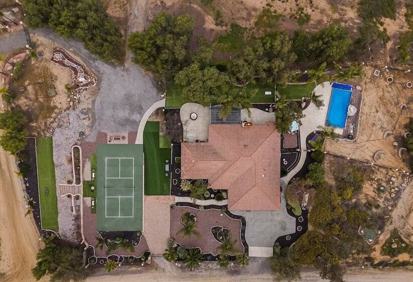 Breathtaking Meadows By Avantstay Temecula Group Retreat Pool, Pickleball, Firepit, Hot Tub