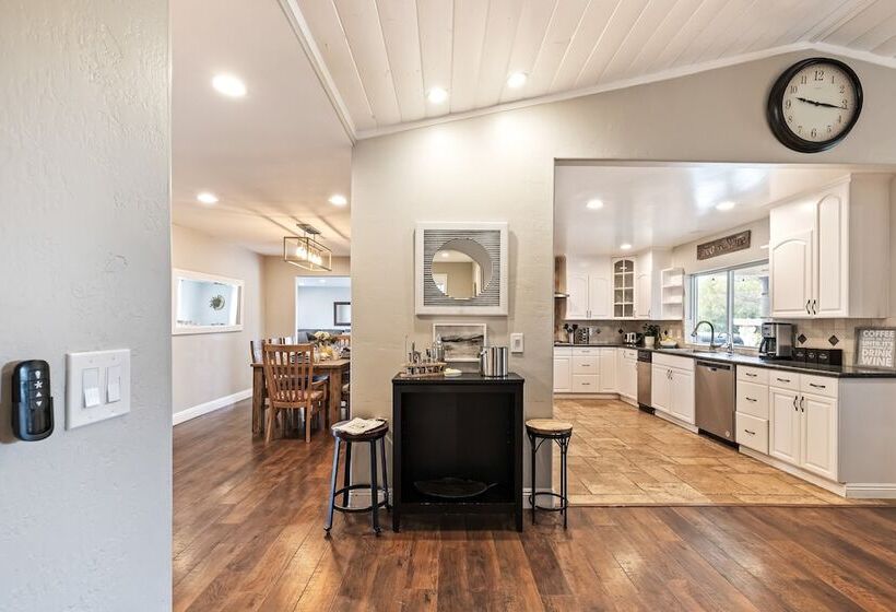 Breathtaking Meadows By Avantstay Temecula Group Retreat Pool, Pickleball, Firepit, Hot Tub