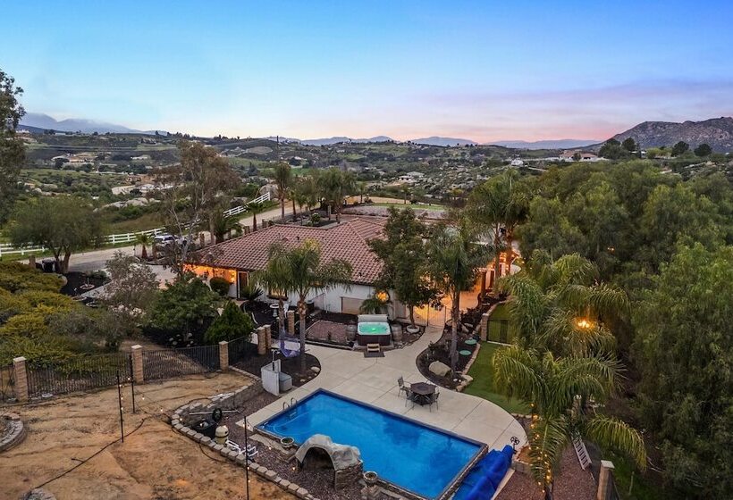 Breathtaking Meadows By Avantstay Temecula Group Retreat Pool, Pickleball, Firepit, Hot Tub