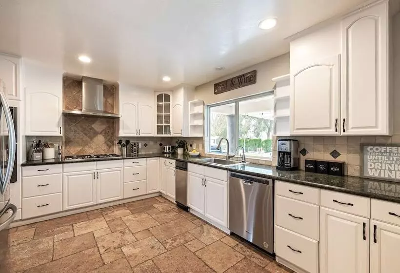 Breathtaking Meadows By Avantstay Temecula Group Retreat Pool, Pickleball, Firepit, Hot Tub