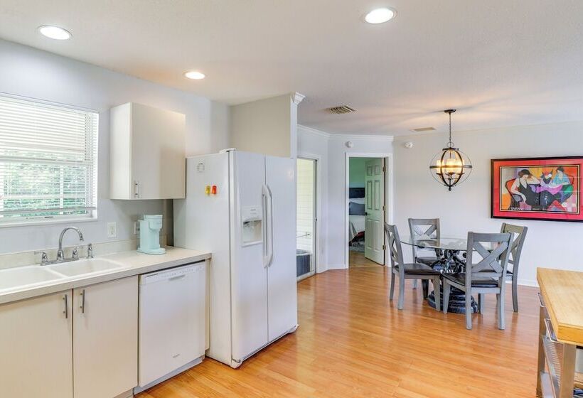 Lanai & Gas Grill: Bright Home In The Villages!