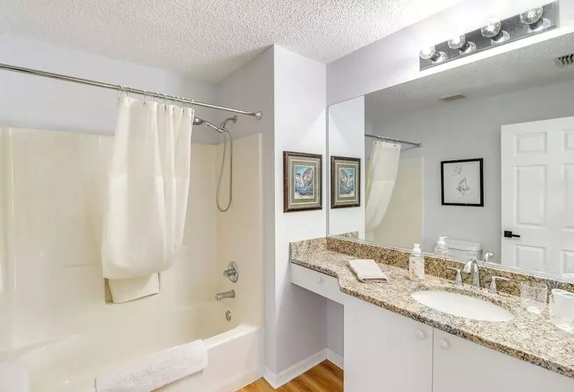 Lanai & Gas Grill: Bright Home In The Villages!