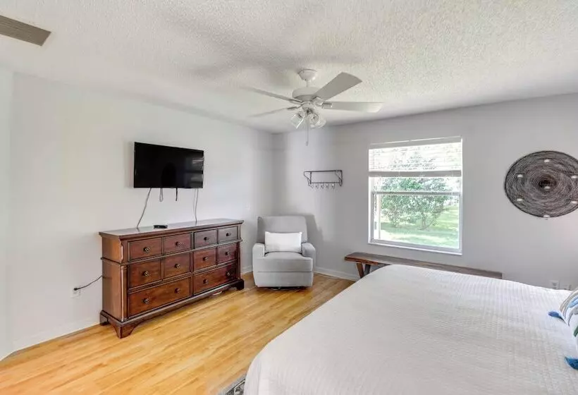 Lanai & Gas Grill: Bright Home In The Villages!