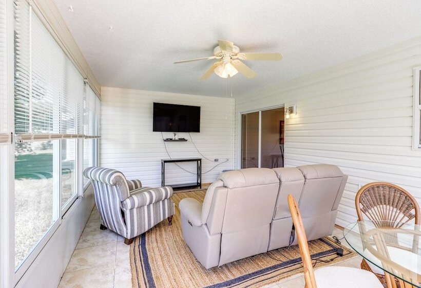 Lanai & Gas Grill: Bright Home In The Villages!