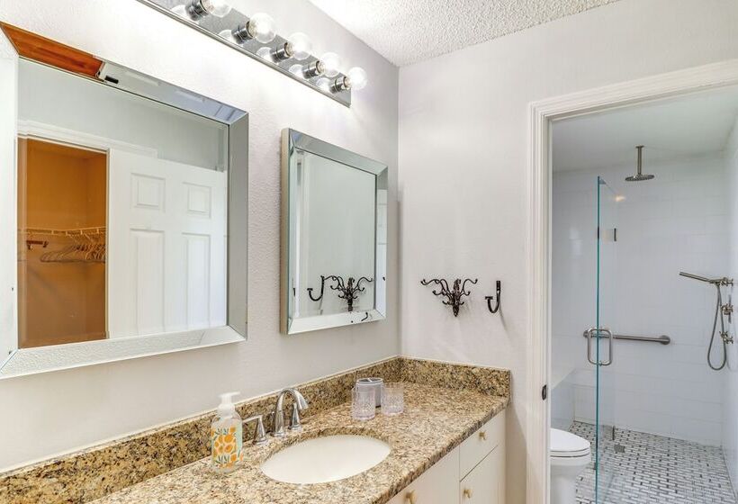 Lanai & Gas Grill: Bright Home In The Villages!