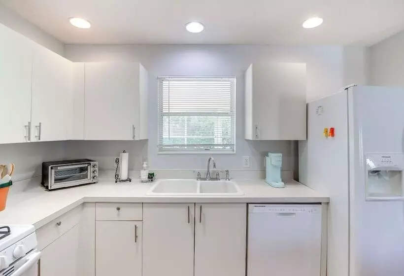 Lanai & Gas Grill: Bright Home In The Villages!