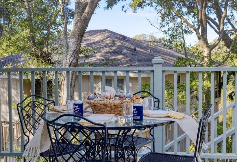 Conch Cottage By Avantstay Walk To Beach, Deck, Fireplace, Outdoor Dining