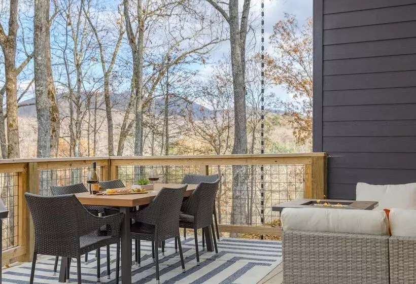 Dark Horse By Avantstay Hot Tub, Balcony, Views