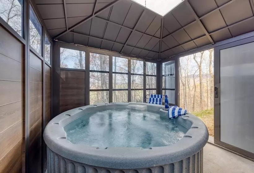 Dark Horse By Avantstay Hot Tub, Balcony, Views