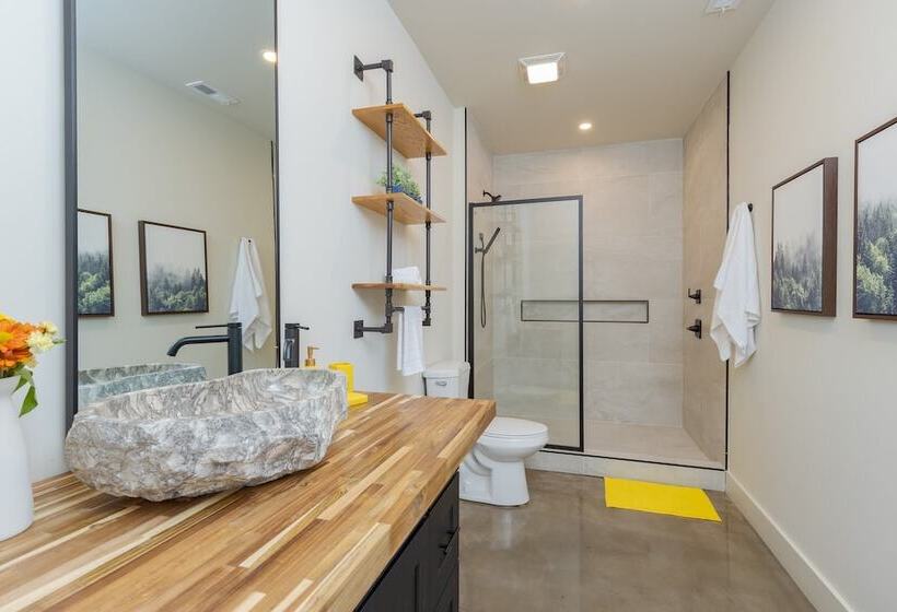 Dark Horse By Avantstay Hot Tub, Balcony, Views