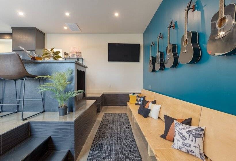 Dark Horse By Avantstay Hot Tub, Balcony, Views