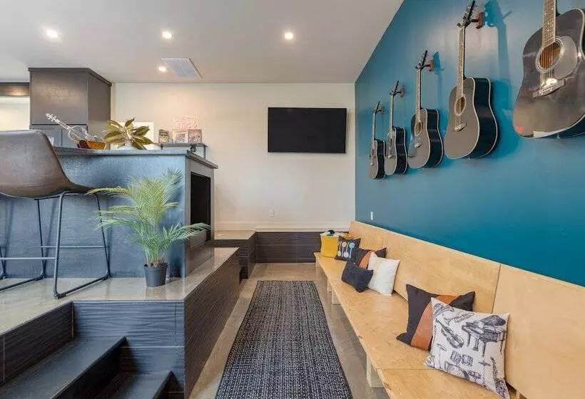 Dark Horse By Avantstay Hot Tub, Balcony, Views