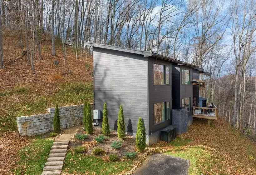 Dark Horse By Avantstay Hot Tub, Balcony, Views