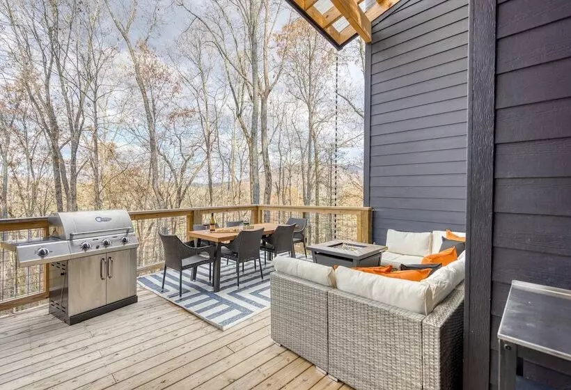 Dark Horse By Avantstay Hot Tub, Balcony, Views