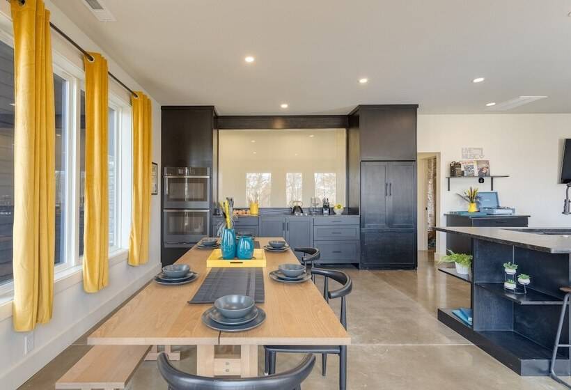 Dark Horse By Avantstay Hot Tub, Balcony, Views