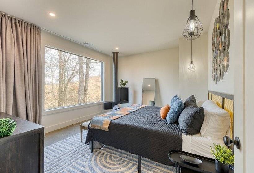 Dark Horse By Avantstay Hot Tub, Balcony, Views