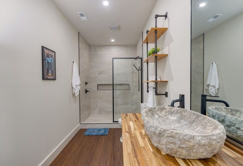 Dark Horse By Avantstay Hot Tub, Balcony, Views