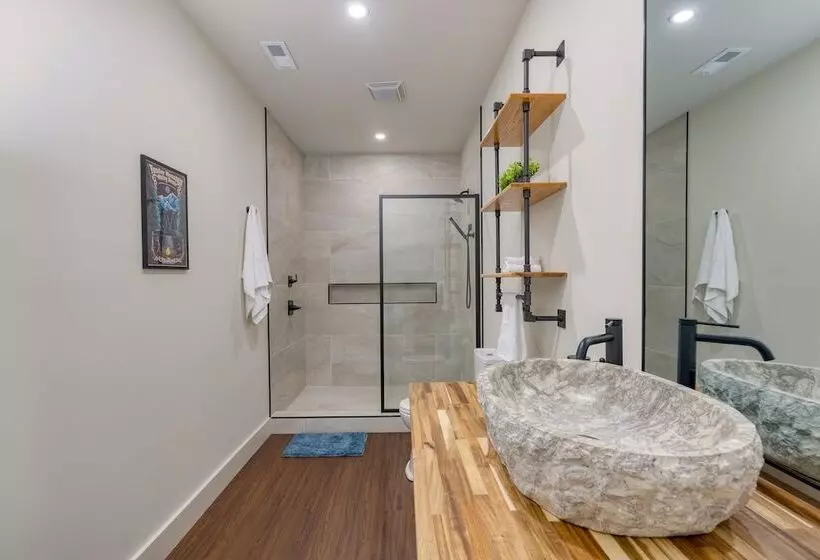 Dark Horse By Avantstay Hot Tub, Balcony, Views