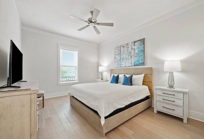 Destin Delight By Avantstay Majestic 3 Story Home Near Beach~wifi~bbq~pets Ok~community Pool Access