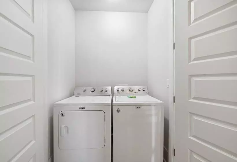 Destin Delight By Avantstay Majestic 3 Story Home Near Beach~wifi~bbq~pets Ok~community Pool Access
