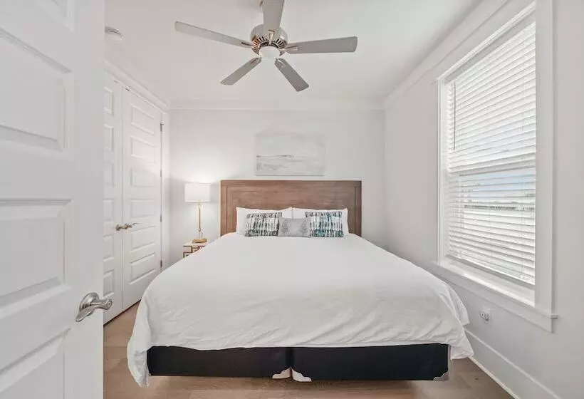 Destin Delight By Avantstay Majestic 3 Story Home Near Beach~wifi~bbq~pets Ok~community Pool Access