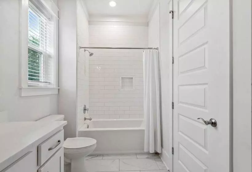 Destin Delight By Avantstay Majestic 3 Story Home Near Beach~wifi~bbq~pets Ok~community Pool Access