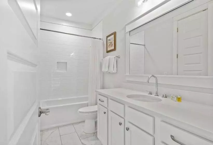 Destin Delight By Avantstay Majestic 3 Story Home Near Beach~wifi~bbq~pets Ok~community Pool Access