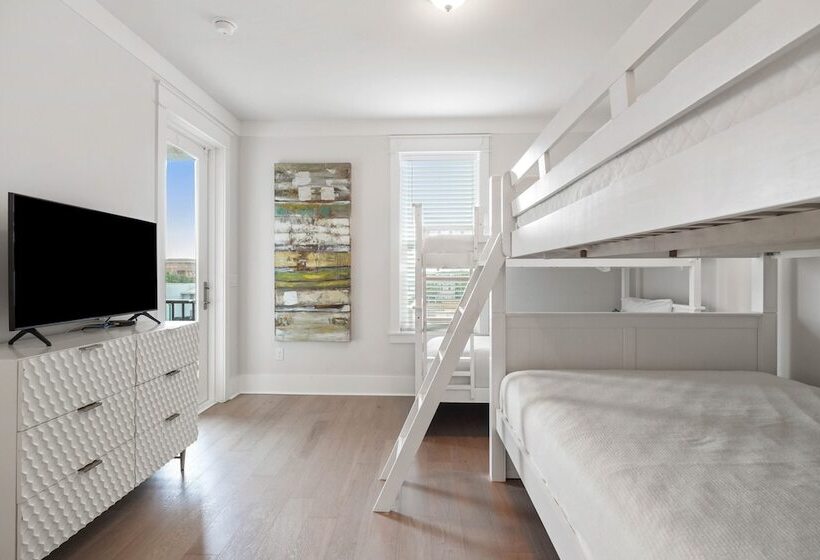 Destin Delight By Avantstay Majestic 3 Story Home Near Beach~wifi~bbq~pets Ok~community Pool Access