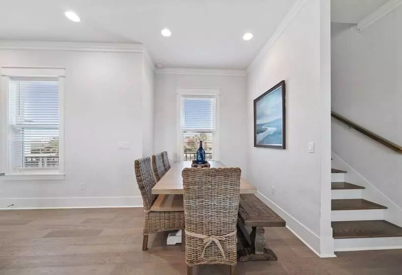 Destin Delight By Avantstay Majestic 3 Story Home Near Beach~wifi~bbq~pets Ok~community Pool Access