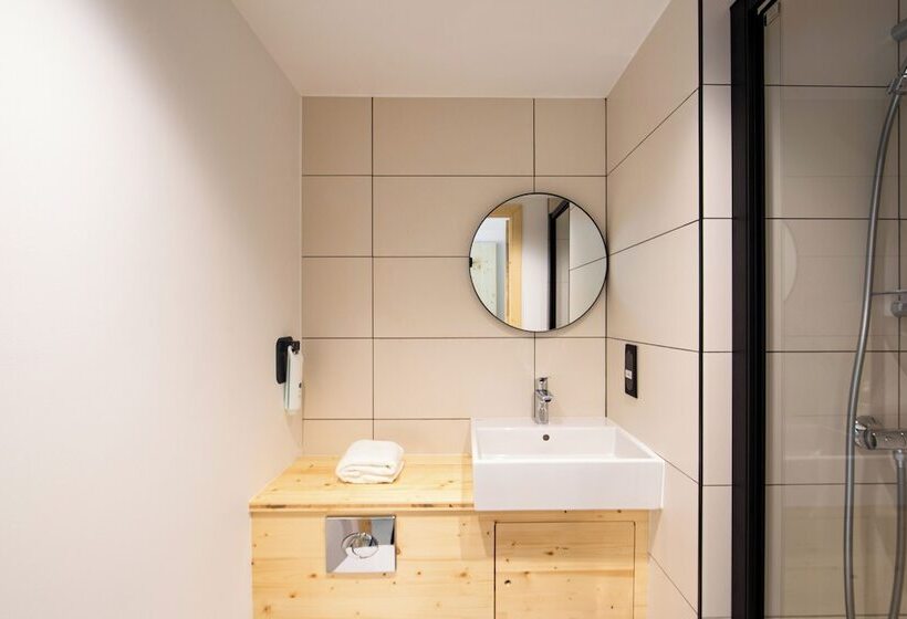 Easyhotel Marseille Euromed