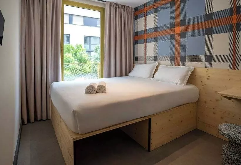 Easyhotel Marseille Euromed