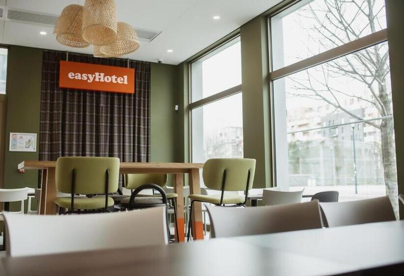 Easyhotel Marseille Euromed