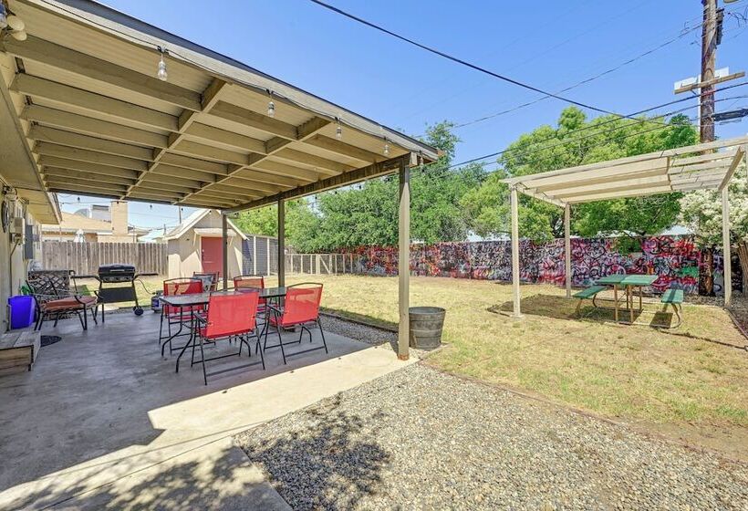 Family Friendly Clovis Home W/ Gas Grill + Patio!