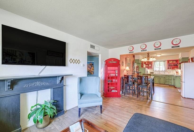 Family Friendly Clovis Home W/ Gas Grill + Patio!