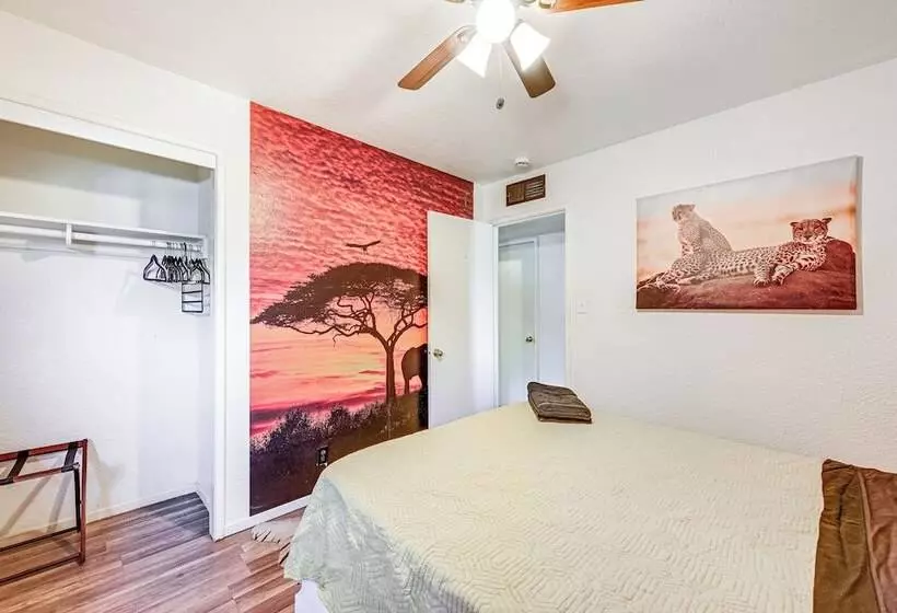 Family Friendly Clovis Home W/ Gas Grill + Patio!