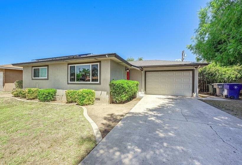 Family Friendly Clovis Home W/ Gas Grill + Patio!