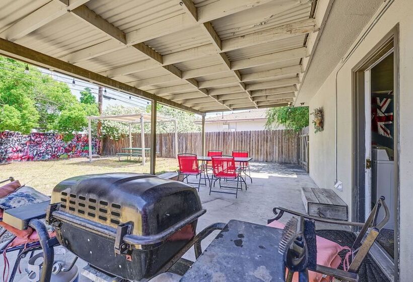 Family Friendly Clovis Home W/ Gas Grill + Patio!