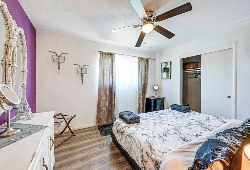 Family Friendly Clovis Home W/ Gas Grill + Patio!