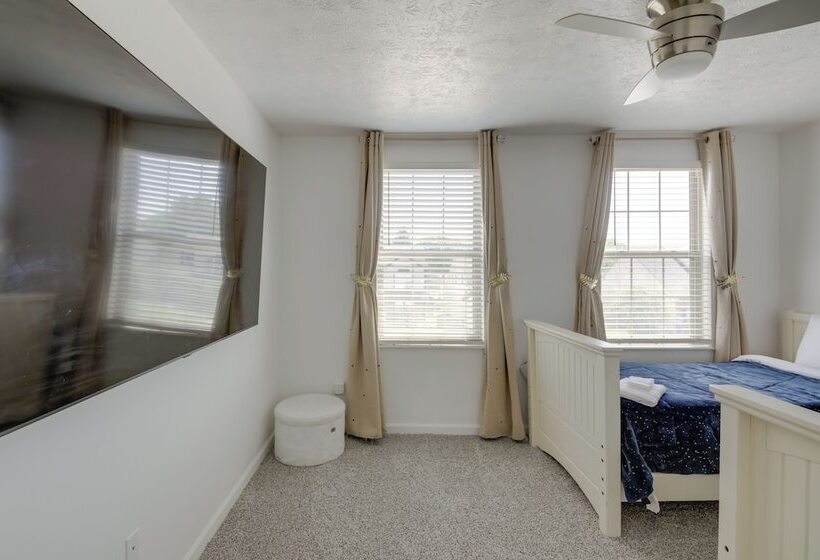 Family Friendly Indianapolis Home W/ Fenced Yard