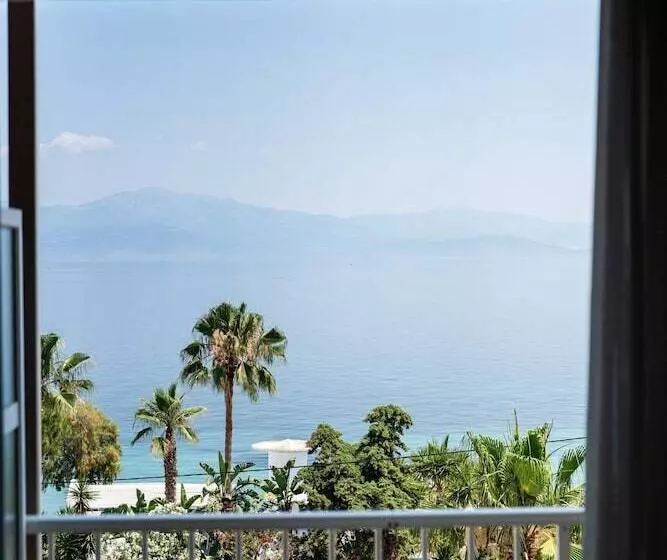 Hotelli Black & White Boho Resort