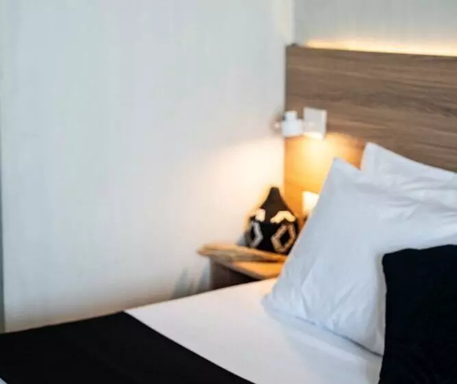 Hotelli Black & White Boho Resort