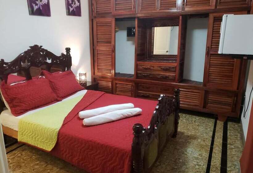 هتل Casayai Centro Habana