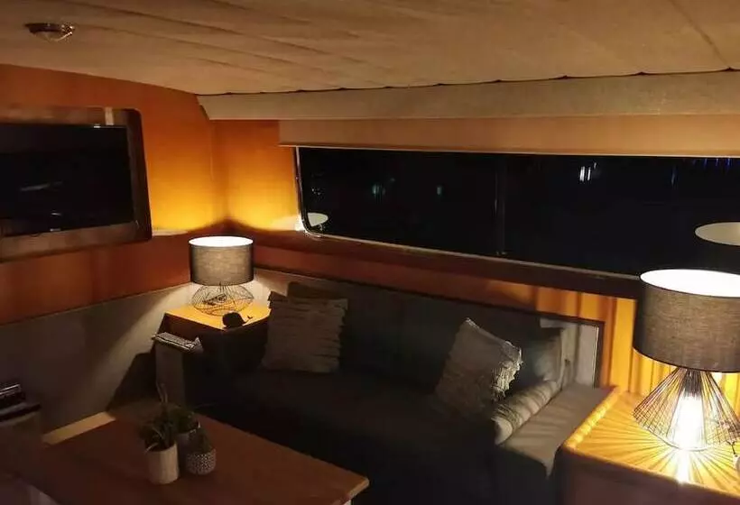 هتل Luxury Yacht In La Rochelle With A Terrace