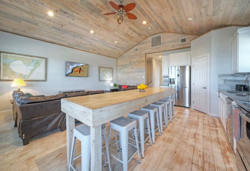 6bdr Bay Haven W/ Shared Waterfront Pool + Boat Dock Keeper Trout By Avantstay