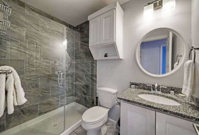 6bdr Bay Haven W/ Shared Waterfront Pool + Boat Dock Keeper Trout By Avantstay